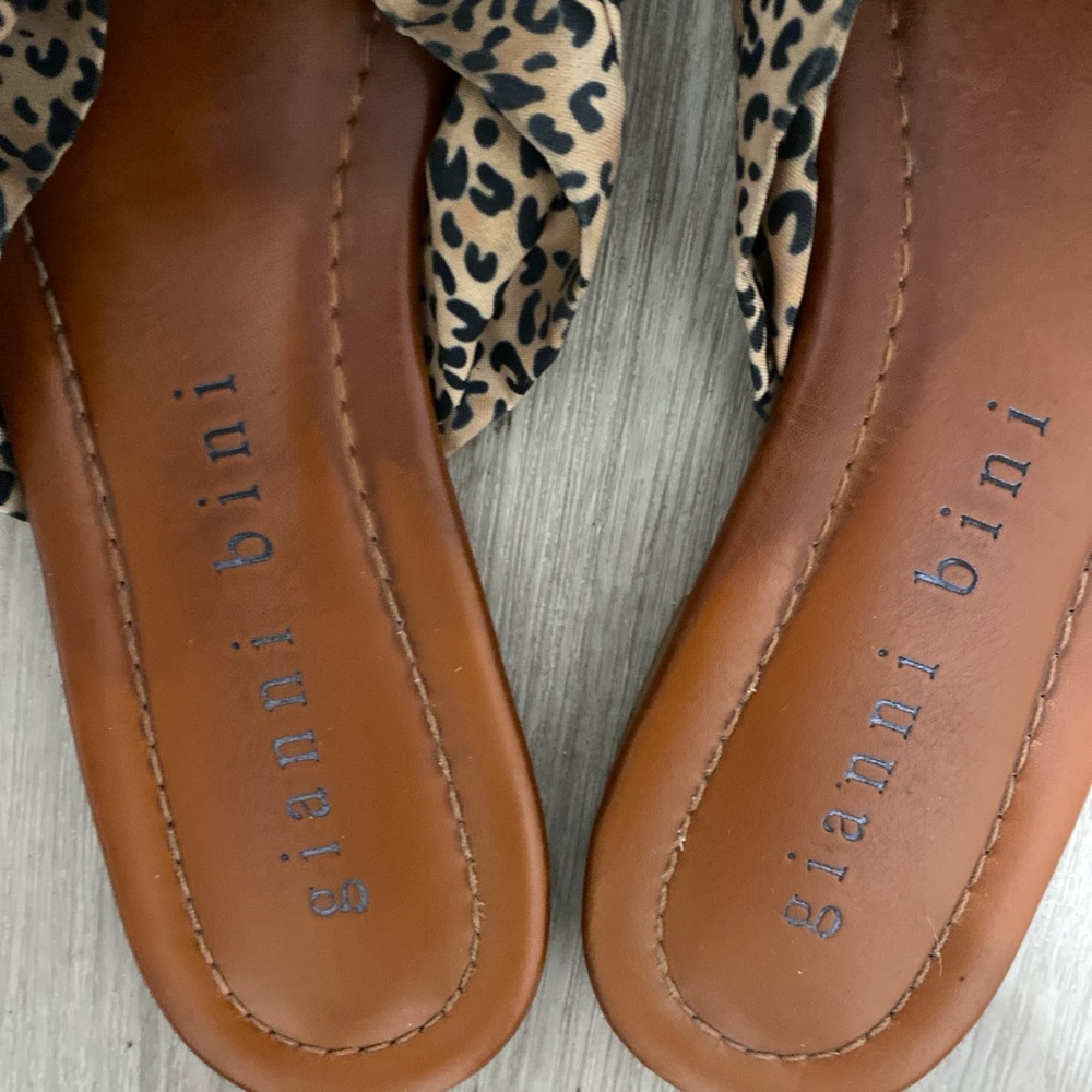 Women slippers